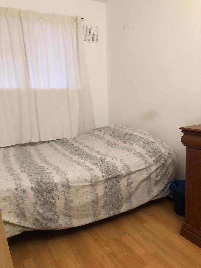 Private Rooms In 3 Bedroom Flat!! Londra Dış mekan fotoğraf